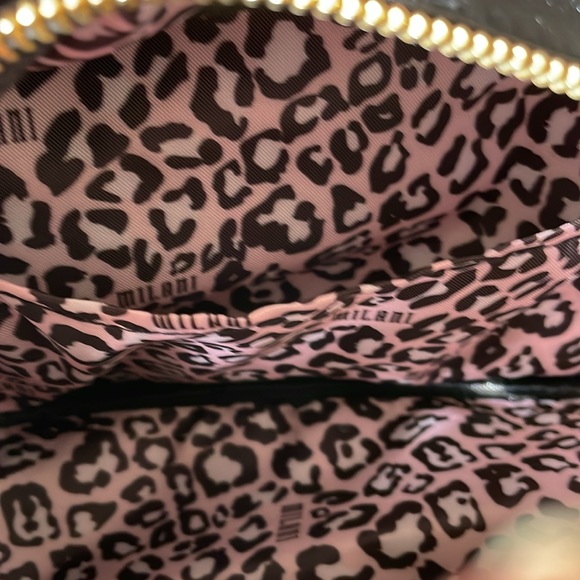 NEW! Milani Black and Gold Cosmetics Makeup Travel Bag - Picture 9 of 13